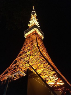 夜の東京タワー
